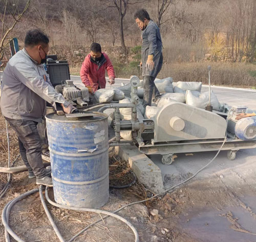 双湖路面下沉注浆